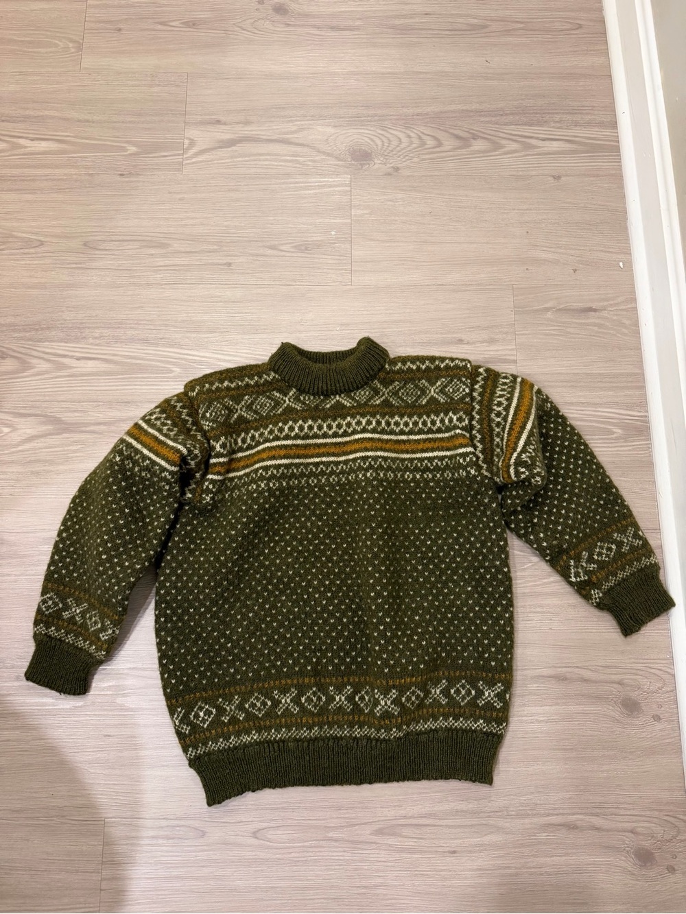 Dale of Norway Olive Green Fair Isle Crewneck Sweater with Mustard Accents sz S